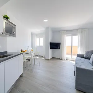 https://apartamentos-mar-de-coral-aguadulce.es-andalucia.com